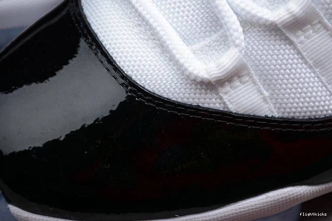 Air mens 11 Low Retro Black 